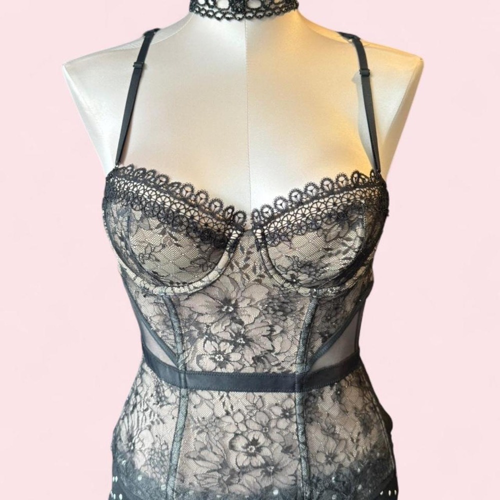 Black lace sheer corset cami 🖤 Delicate floral lace bustier top